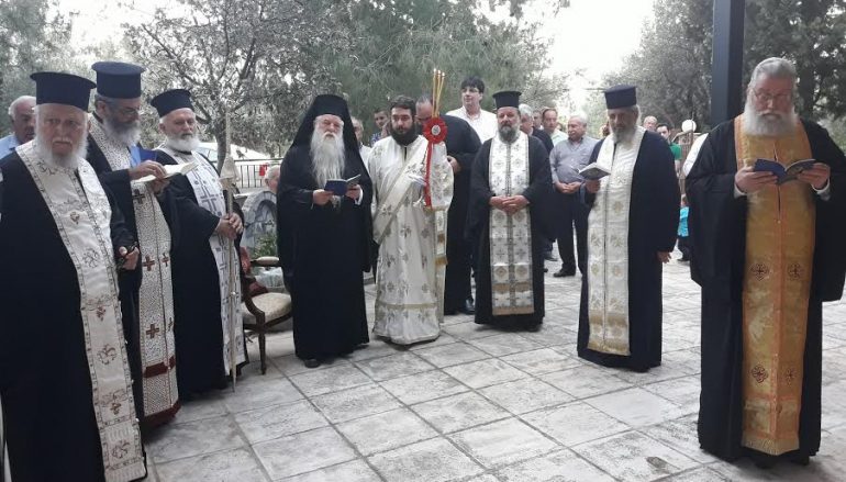 Ιερά παράκληση στον Άγιο Νικολάκη από τον Μητροπολίτη Καλαβρύτων (ΦΩΤΟ)