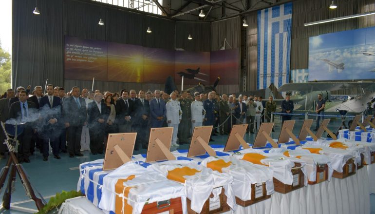 Επαναπατρίστηκαν τα λείψανα των Ελλήνων πεσόντων κατά τον «Αττίλα» (ΦΩΤΟ)