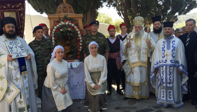Αρχιερατική Θ. Λειτουργία στον Άγιο Θαλλελαίο της Νάξου (ΦΩΤΟ)