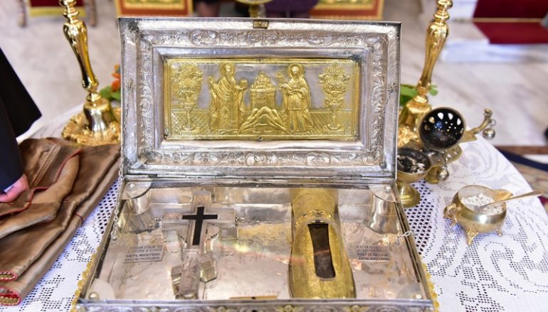 Το Τίμιο Ξύλο και η άφθαρτη χείρα της Αγίας Μαρίας της Μαγδαληνής στη Ν. Φιλαδέλφεια