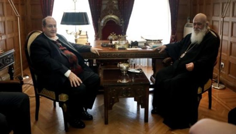Φίλης σε Ιερώνυμο: «Το νέο μάθημα των Θρησκευτικών ήρθε για να μείνει»