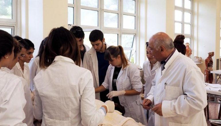 «Ανάσταση» νεκρών σε… εργαστήρια» – Η αντίδραση της εκκλησίας
