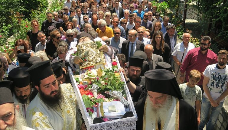 Εξόδιος Ακολουθία του Καθηγουμένου της Ι. Μονής Αγάθωνος Αρχιμ. Δαμασκηνού