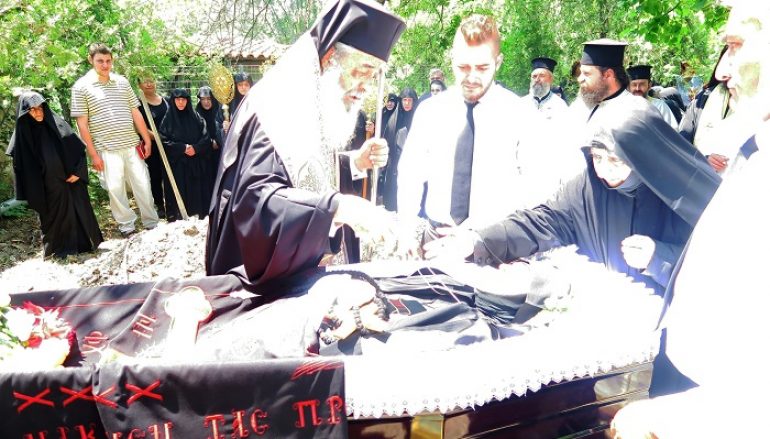 Η Εξόδιος Ακολουθία της Μακαριστής Καθηγουμένης Μαγδαληνής (ΦΩΤΟ)
