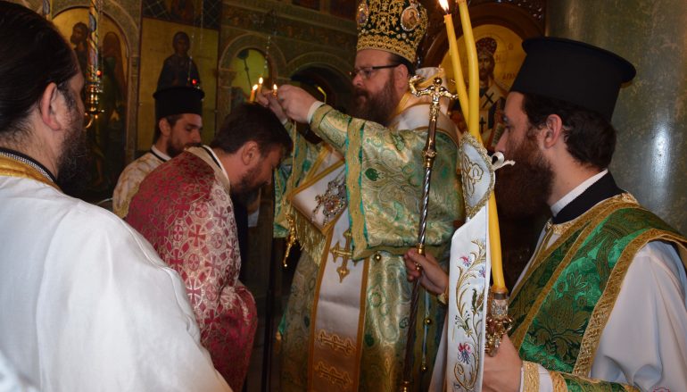 Θ. Λειτουργία και Χειροθεσία Αρχιμανδρίτη στον Ι. Ν. Αγίας Παρασκευής Μάνδρας (ΦΩΤΟ)