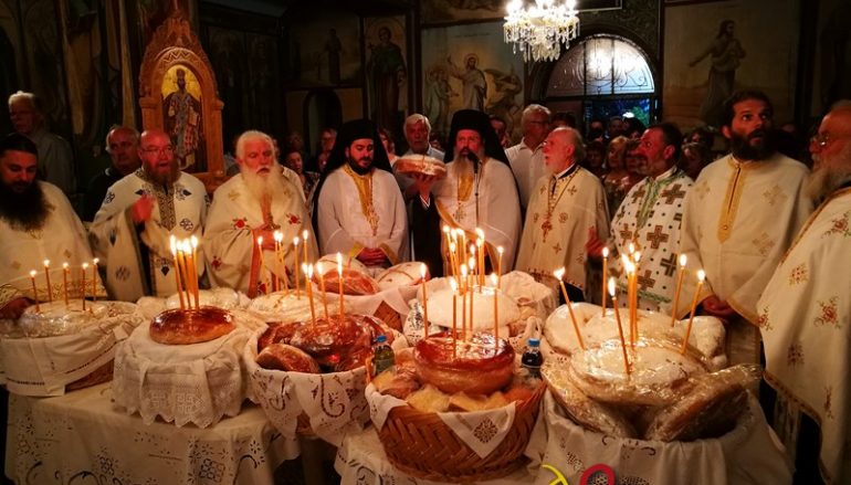 Εσπερινός των Αγίων Αναργύρων στην Ι. Μ. Μαντινείας (ΦΩΤΟ)