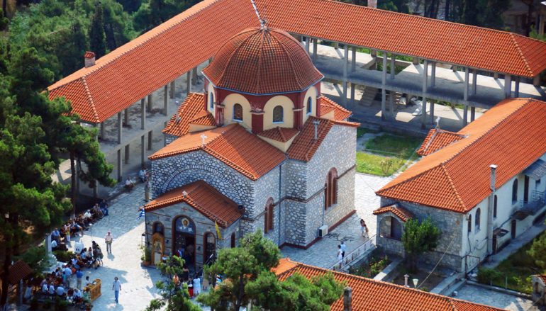 Σε προσκύνημα το σκήνωμα του μακαριστού Μητροπολίτη Προκόπιου