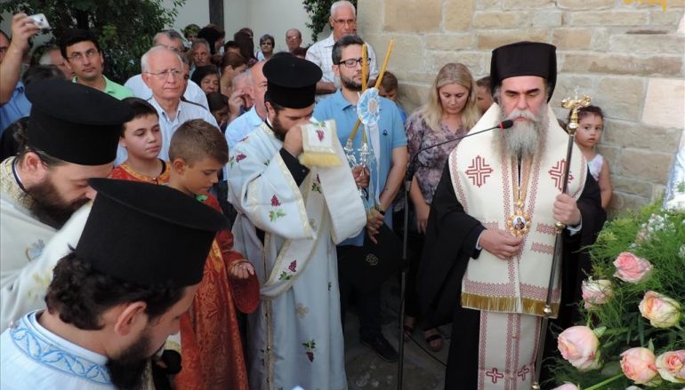 Ο εσπερινός της Κοιμήσεως της Θεοτόκου στην Ι. Μητρόπολη Άρτης (ΦΩΤΟ)
