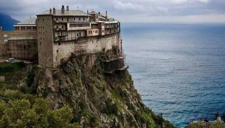 Δεκτή η τροπολογία για την κατοχύρωση των Μονών του Αγίου Όρους