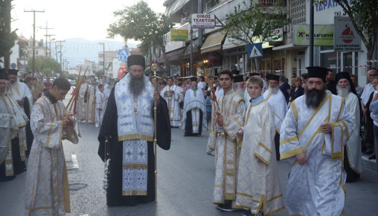 Η Κατερίνη υποδέχθηκε το λείψανο του Αγίου Διονυσίου του εν Ολύμπω (ΦΩΤΟ)