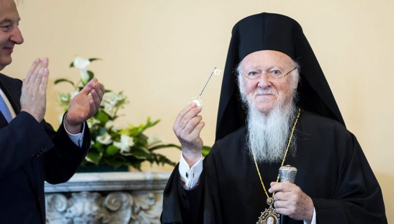 Ο Οικ. Πατριάρχης παρέλαβε το κλειδί κτιριακού συγκροτήματος στη Βουδαπέστη