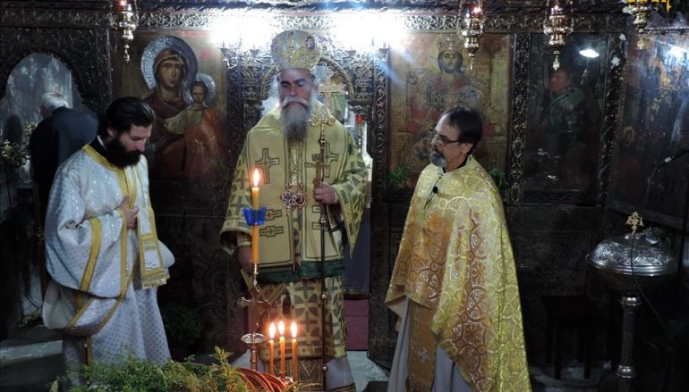 Η Ύψωσις του Τιμίου Σταυρού στην I. Μητρόπολη Άρτης (ΦΩΤΟ)