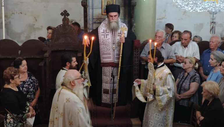 Αρχιερατικός Εσπερινός στον Ιερό Ναό Αγίας Σοφίας Άρτης (ΦΩΤΟ)