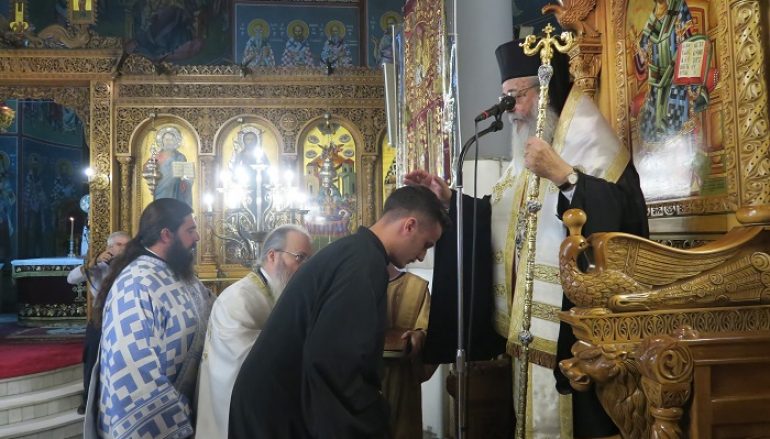 Χειροθεσία αναγνώστη από τον Μητροπολίτη Φθιώτιδος (ΦΩΤΟ)