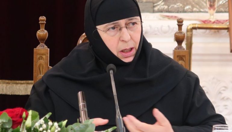 Γερόντισσα Μεθοδία: «Τα παιδιά μας τα εκ-παιδεύουμε ή μας εκ-παιδεύουν;» (ΒΙΝΤΕΟ)
