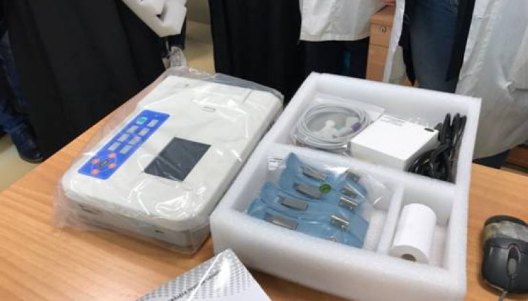Δωρεά καρδιογράφου από την Ι. Μ.Κερκύρας στο Νοσοκομείο του νησιού