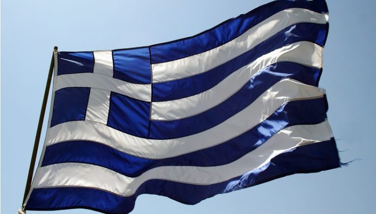Πατρῶν Χρυσόστομος: «Ὑψῶστε στὰ μπαλκόνια σας τὴν Ἑλληνικὴ Σημαία»
