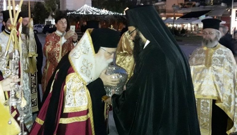 Ο Βόλος υποδέχθηκε την Τιμία Κάρα του Αγίου Νικολάου του Πλανά (ΦΩΤΟ)