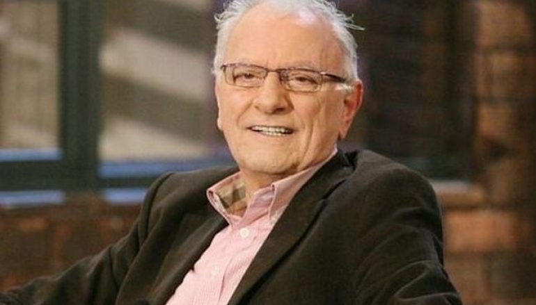 Το θαύμα της Παναγίας Εκατονταπυλιανής στον Κώστα Χαρδαβέλα (ΒΙΝΤΕΟ)
