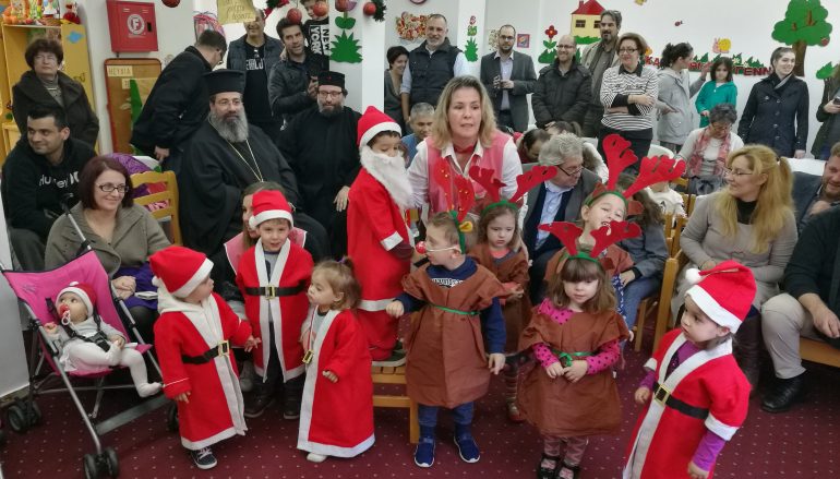 Τα παιδιά πρώτα για το παιδίον Ιησούν (ΦΩΤΟ)