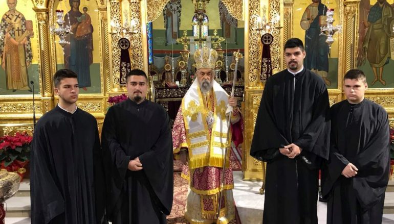 Χειροθεσία Αναγνωστών από τον Μητροπολίτη Λαρίσης (ΦΩΤΟ)