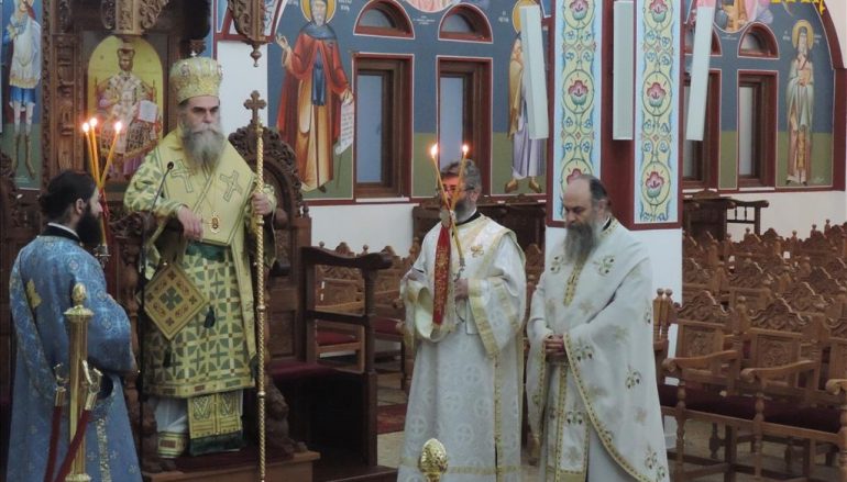 Συνεχίζεται το προσκύνημα του Τιμίου Σταυρού στην Άρτα (ΦΩΤΟ)