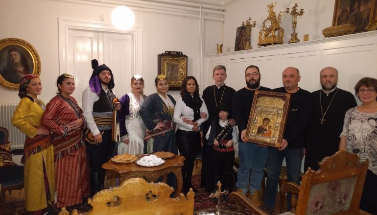 Η νεολαία Ποντίων Στοκχόλμης «τα έψαλε» στο Μητροπολίτη Σουηδίας (ΦΩΤΟ)