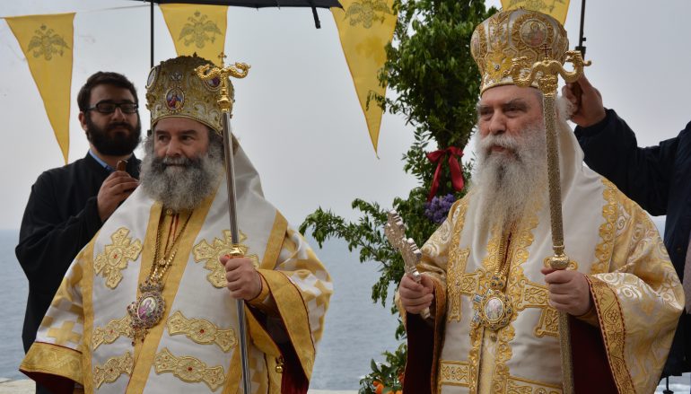 Η Μονεμβασία υποκλίθηκε στη χάρη της Παναγίας Χρυσαφίτισσας (ΦΩΤΟ)