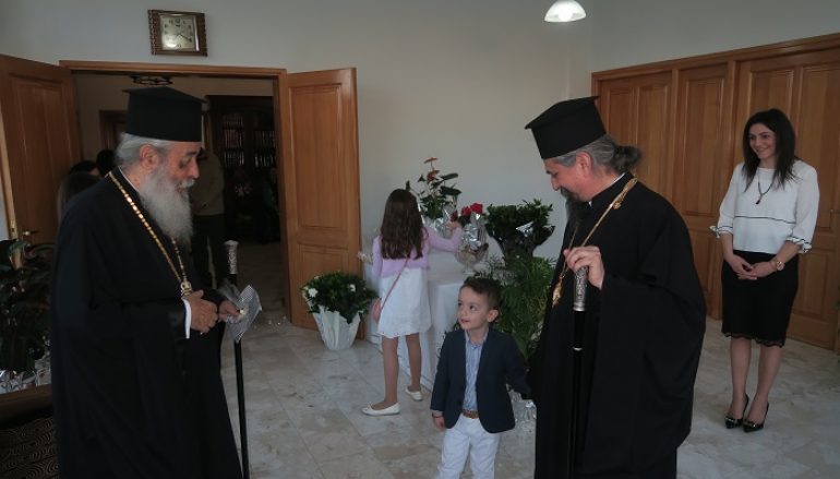 Ο Μητροπολίτης Φθιώτιδος στον εορτάζοντα Μητροπολίτη Καρπενησίου