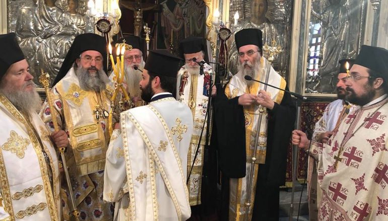 Ο Αρχιεπίσκοπος Κρήτης στο ετήσιο Μνημόσυνο του Κ. Μητσοτάκη (ΦΩΤΟ)