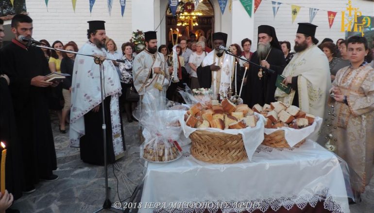 Δισαρχιερατικός Εσπερινός του Αγ. Αθανασίου στο χωριό Πέτα Άρτης (ΦΩΤΟ)