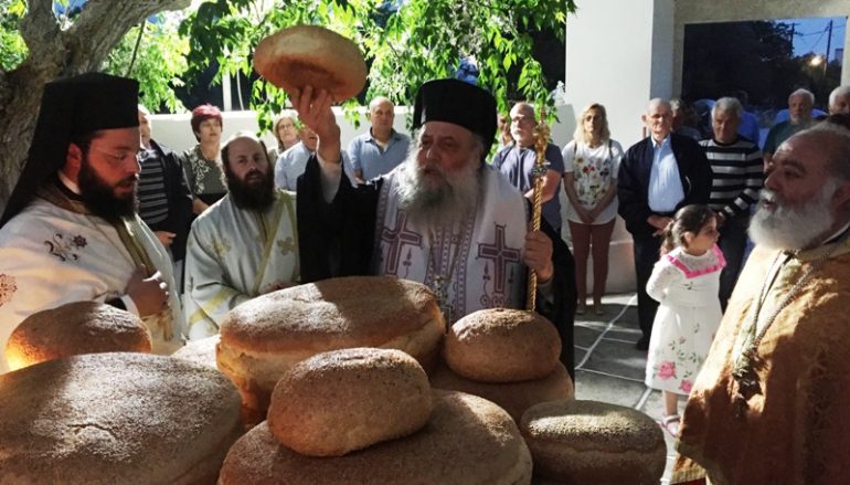 Εσπερινός της Αγίας Ειρήνης στην Ι. Μ. Παροναξίας (ΦΩΤΟ)