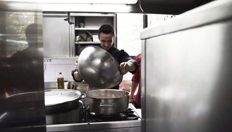 Ένας Master Chef στην κουζίνα με τα παιδιά της «ΑΠΟΣΤΟΛΗΣ»