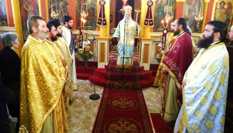 Αρχιερατική Θεία Λειτουργία στον Ι.Ν Αγίων Θεοδώρων Τρύπης Σπάρτης (ΦΩΤΟ)