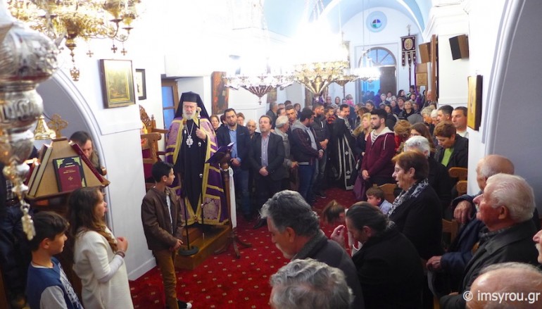 Η Ακολουθία του Μ. Αποδείπνου στην χώρα της Κύθνου (ΦΩΤΟ)