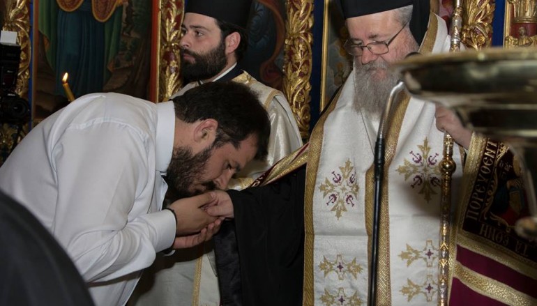 Κουρά Μοναχού στην Ι. Μονή Αγίας Τριάδος Τζαγκαρόλων (ΦΩΤΟ)