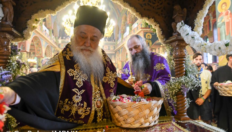 Η Ακολουθία των Παθών και ο Εσπερινός της Αποκαθηλώσεως στην Ι. Μ. Βεροίας (ΦΩΤΟ)