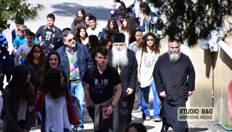 Μαθητές πρόσφεραν τρόφιμα για το συσσίτιο της Μητροπόλεως Αργολίδος (ΦΩΤΟ-ΒΙΝΤΕΟ)