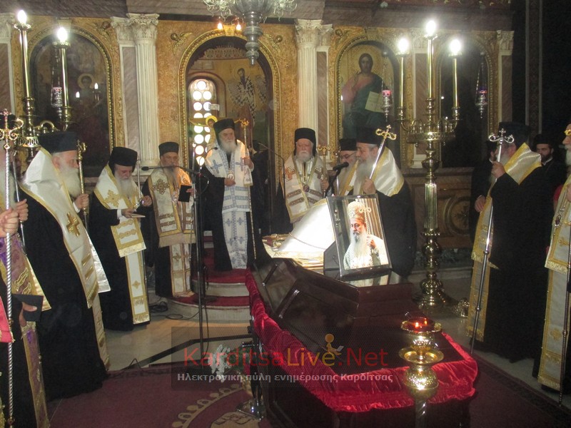 Κλήρος και λαός αποχαιρέτησαν τον Μακαριστό Επίσκοπο Ρεντίνης Σεραφείμ (ΦΩΤΟ-ΒΙΝΤΕΟ)
