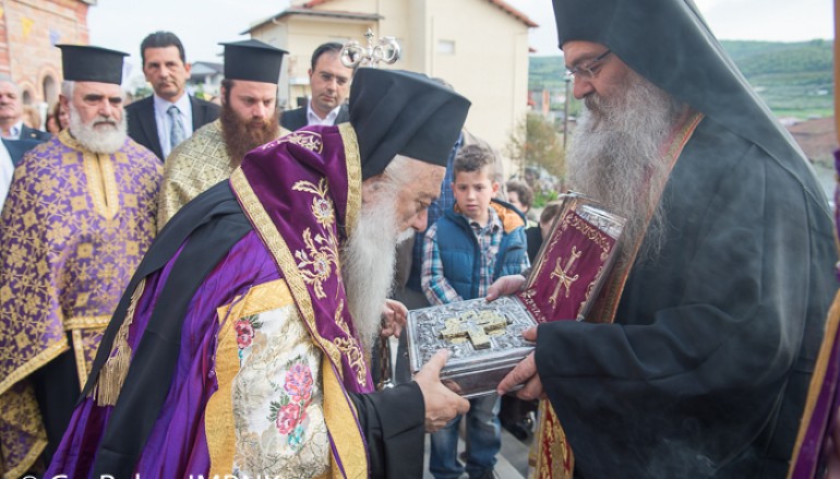 Υποδοχή του Τιμίου Σταυρού στην Ι. Μ. Βεροίας (ΦΩΤΟ)