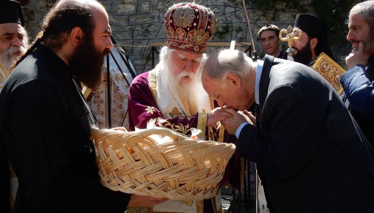 Mε Μεγαλοπρέπεια η Πανήγυρη στο Ιερό Προσκύνημα του Αγίου Νικολάου Σπάτων (ΦΩΤΟ)