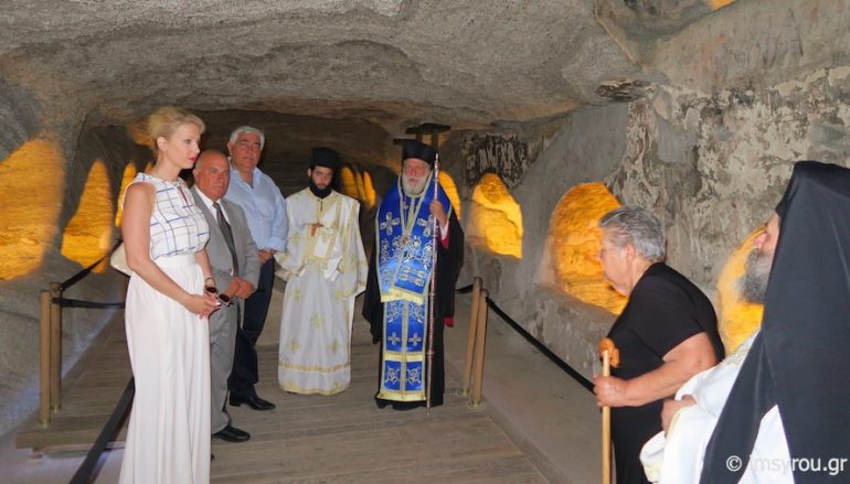 Ο εσπερινός των Αγίων Πάντων στις Κατακόμβες της νήσου Μήλου (ΦΩΤΟ)
