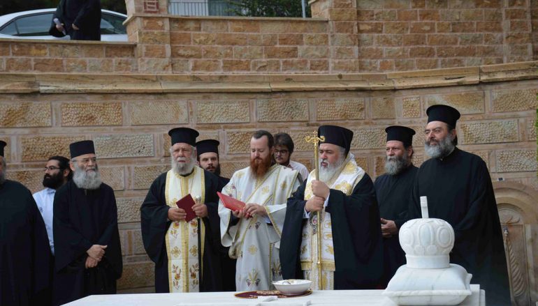 Ο Μητροπολίτης Νεαπόλεως τέλεσε μνημόσυνο στον προκάτοχό του Διονύσιο (ΦΩΤΟ)