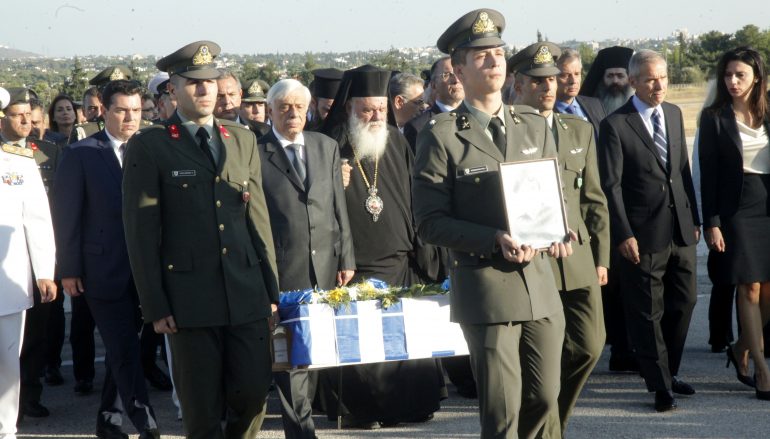 Ο Αρχιεπίσκοπος στην υποδοχή των λειψάνων των πεσόντων του Νοράτλας (ΦΩΤΟ)
