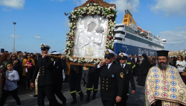 Η Παναγία Εκατονταπυλιανή επέστρεψε στο θρόνο της (ΦΩΤΟ)