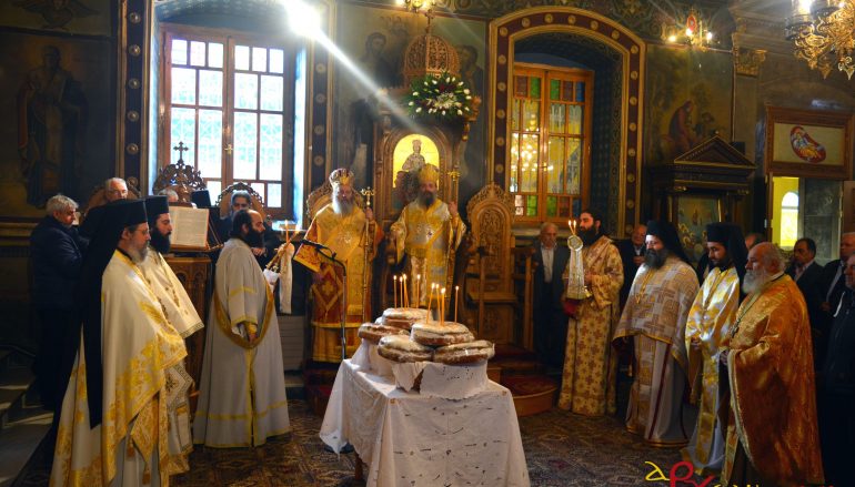 Δισαρχιερατική Θ. Λειτουργία για τον Άγιο Ιωάννη τον Χρυσόστομο στου Λουκά Μαντινείας (ΦΩΤΟ)