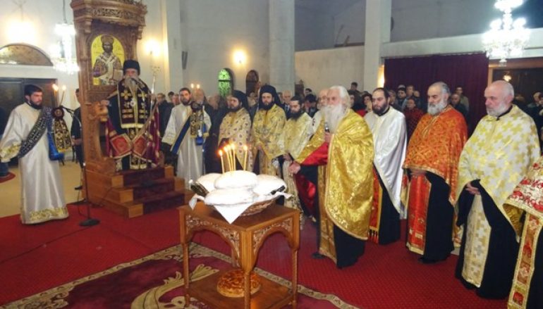 Η κοπή της πρώτης Βασιλόπιτας στον Ι.Ν Αγ. Βασιλείου Σπάρτης (ΦΩΤΟ)