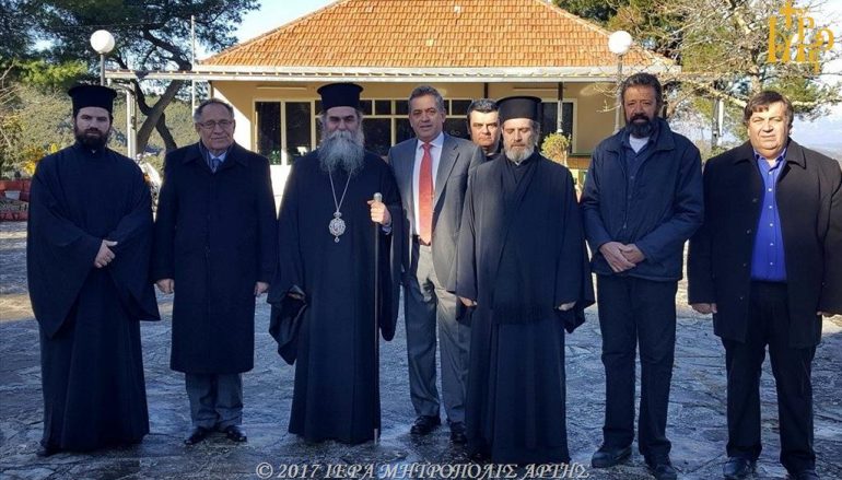 Ο Μητροπολίτης Άρτης σε χιονόπληκτες περιοχές (ΦΩΤΟ)