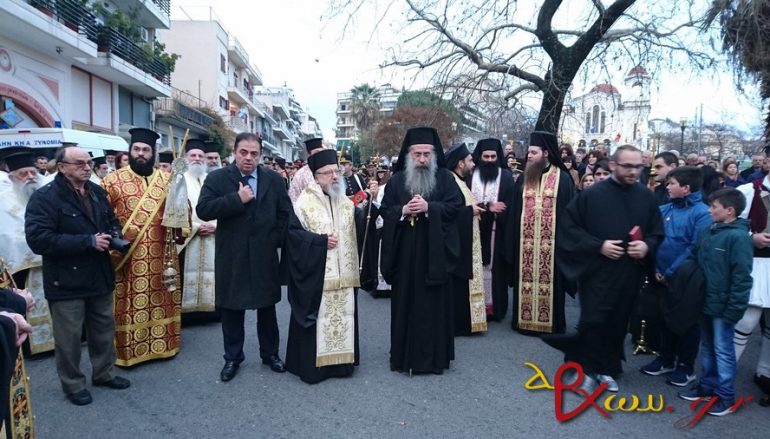 Tο Αγρίνιο υποδέχθηκε την εικόνα της Παναγίας Παραμυθίας (ΦΩΤΟ)