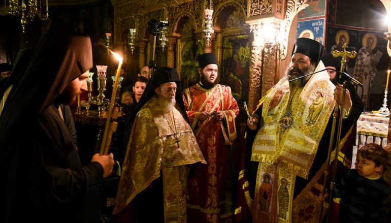 Κουρά μοναχού από τον Μητροπολίτη Λαγκαδά (ΦΩΤΟ)